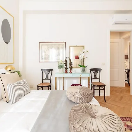 With Private Parking In Apartamento Lucca
