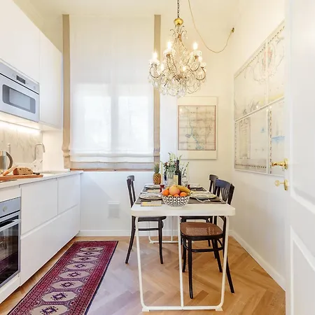 Apartamento With Private Parking In
