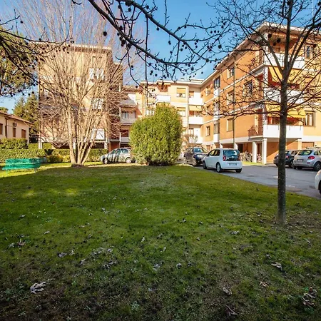 Apartamento With Private Parking In