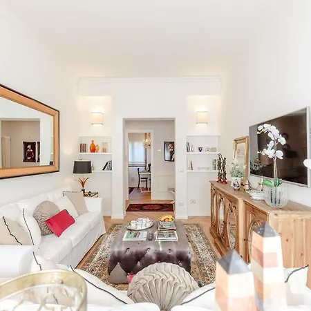 With Private Parking In * Lucca