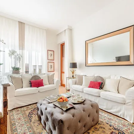 Apartamento With Private Parking In